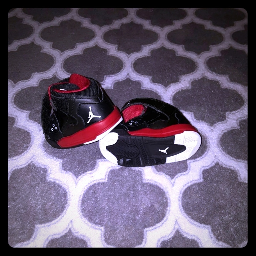 Jordan unisex shoes Size 5c